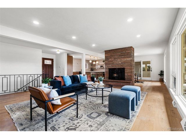 835 Hillside Ct, Longmont, CO 80501