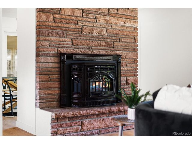 835 Hillside Ct, Longmont, CO 80501