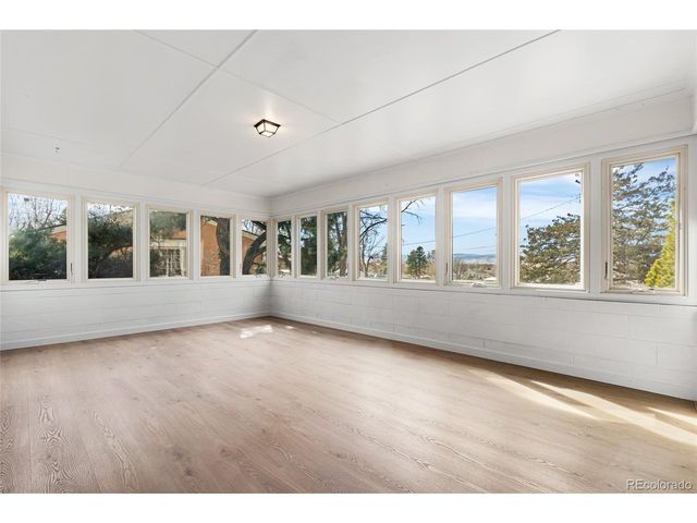 835 Hillside Ct, Longmont, CO 80501