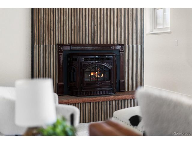 835 Hillside Ct, Longmont, CO 80501