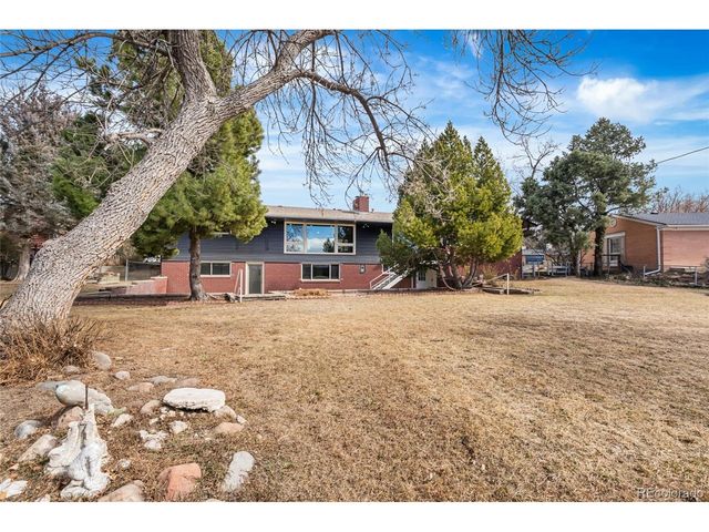 835 Hillside Ct, Longmont, CO 80501