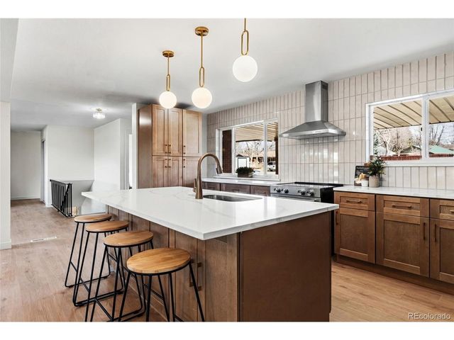 835 Hillside Ct, Longmont, CO 80501