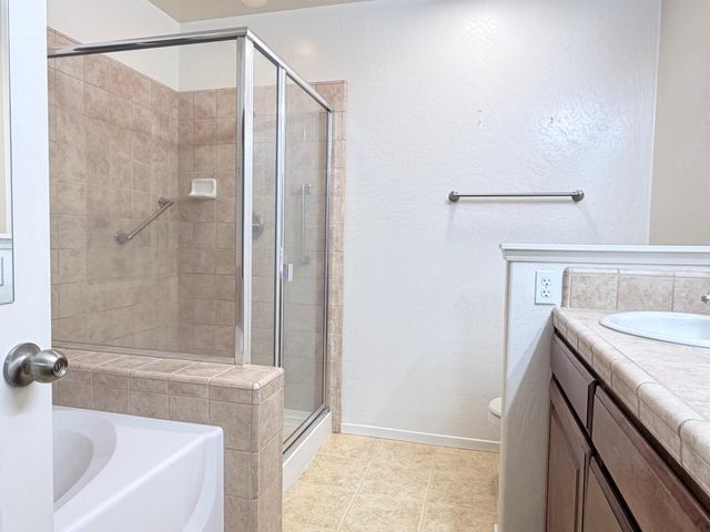 2499 Tempranillo Drive, Tulare, CA 93274