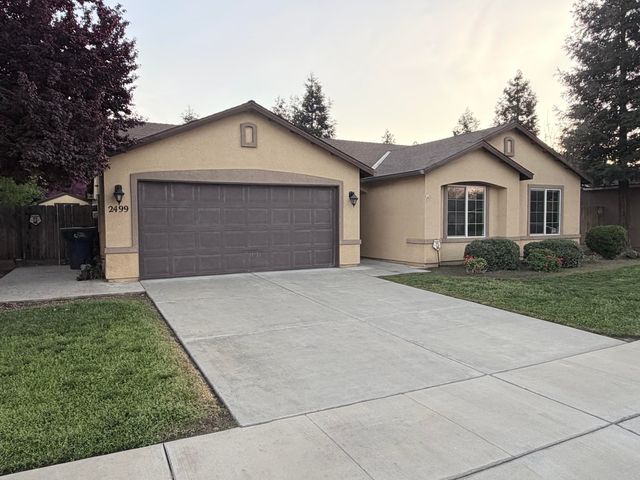2499 Tempranillo Drive, Tulare, CA 93274