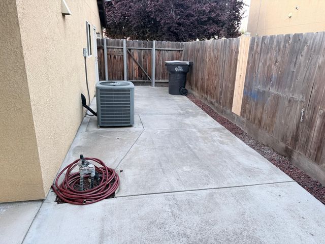 2499 Tempranillo Drive, Tulare, CA 93274