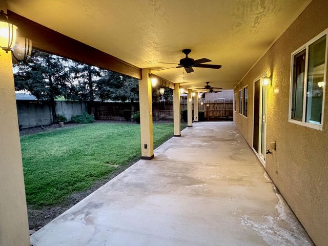 2499 Tempranillo Drive, Tulare, CA 93274