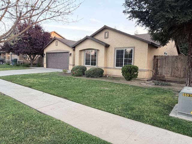 2499 Tempranillo Drive, Tulare, CA 93274