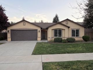 2499 Tempranillo Drive, Tulare, CA 93274