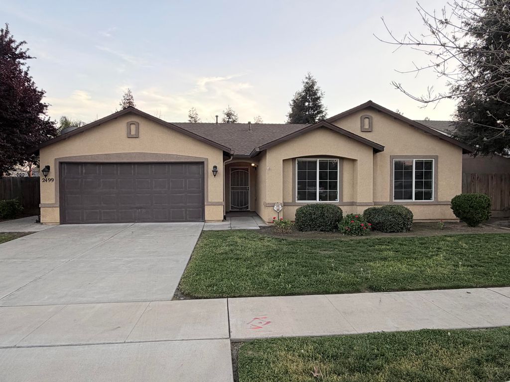 2499 Tempranillo Drive, Tulare, CA 93274
