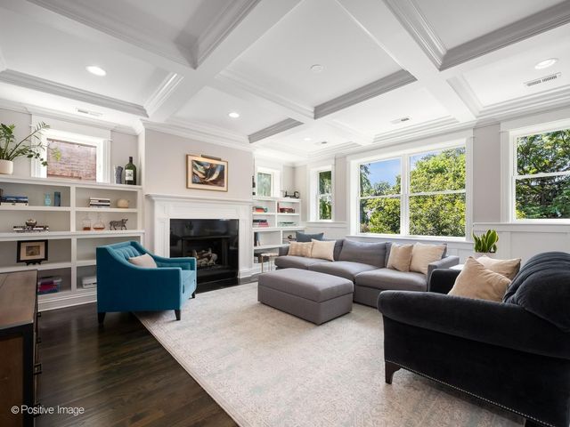 1238 W ARGYLE Street 3, Chicago, IL 60640