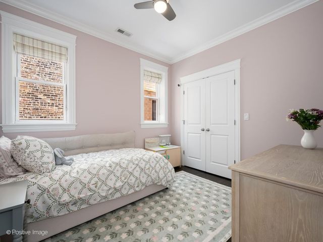 1238 W ARGYLE Street 3, Chicago, IL 60640