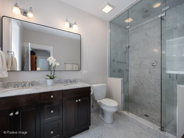 1238 W ARGYLE Street 3, Chicago, IL 60640