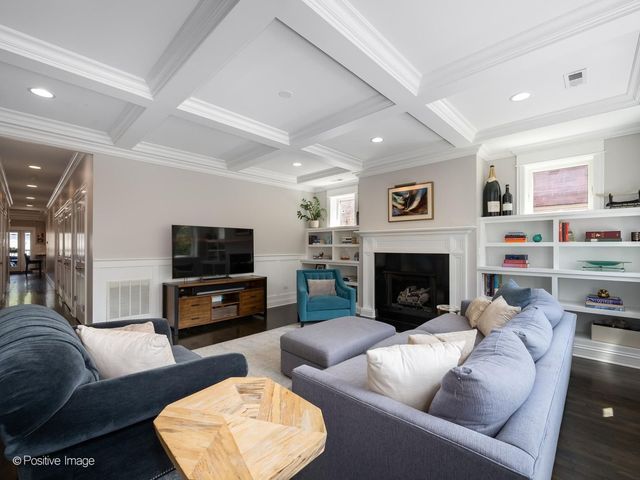 1238 W ARGYLE Street 3, Chicago, IL 60640