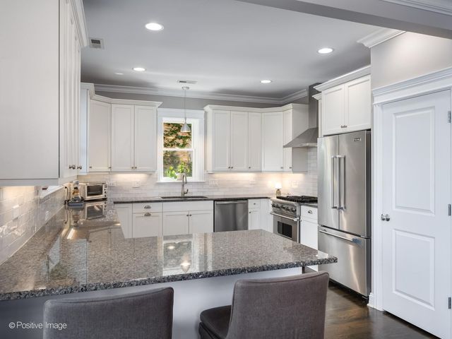 1238 W ARGYLE Street 3, Chicago, IL 60640