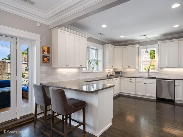 1238 W ARGYLE Street 3, Chicago, IL 60640
