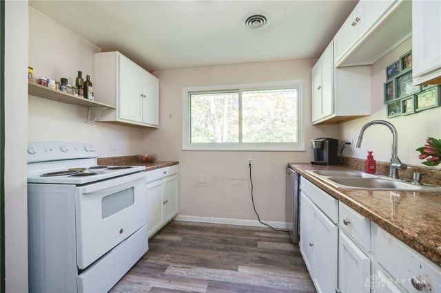 855 Brookfield Road, Dayton, OH 45429