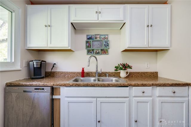 855 Brookfield Road, Dayton, OH 45429