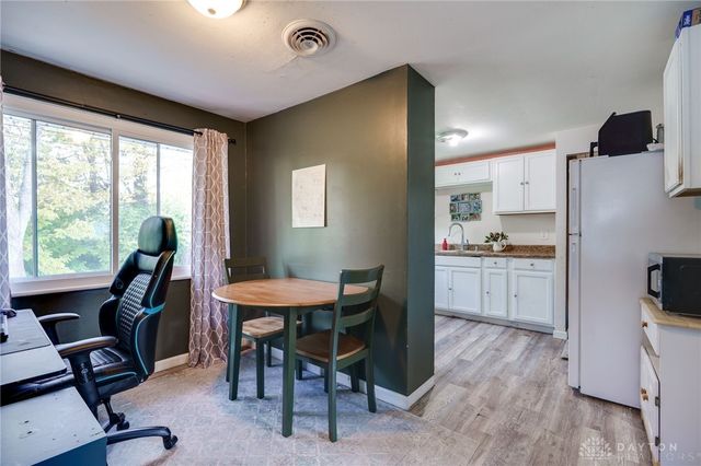 855 Brookfield Road, Dayton, OH 45429