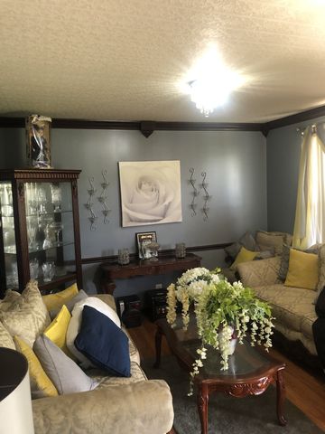 341 Cunningham Ln, Clarksville, TN 37042
