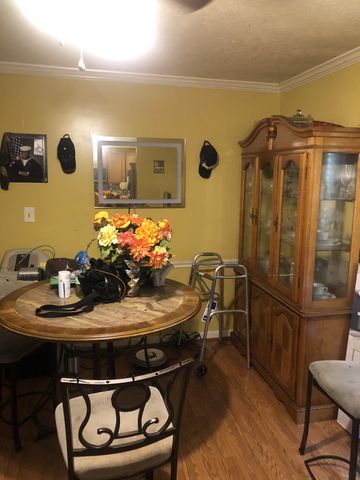 341 Cunningham Ln, Clarksville, TN 37042