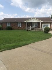 341 Cunningham Ln, Clarksville, TN 37042