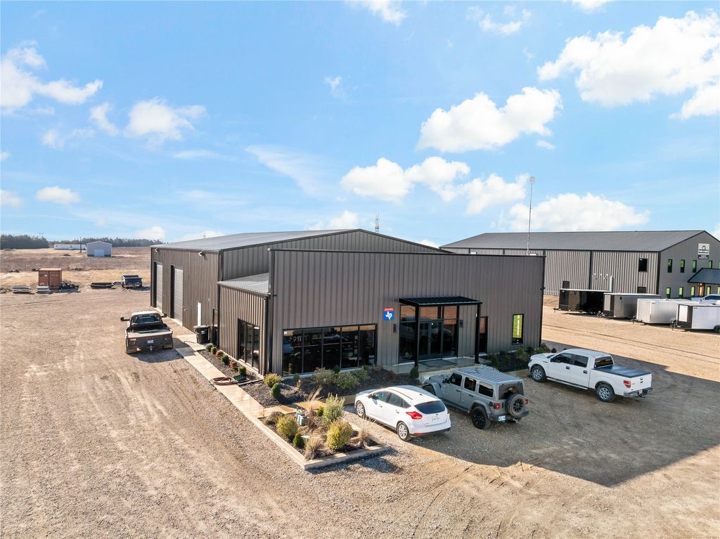 14011 HWY 82 W, Petty, TX 75470