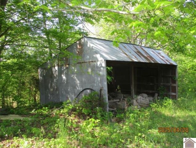 1218 Weston Rd, Marion, KY 42064