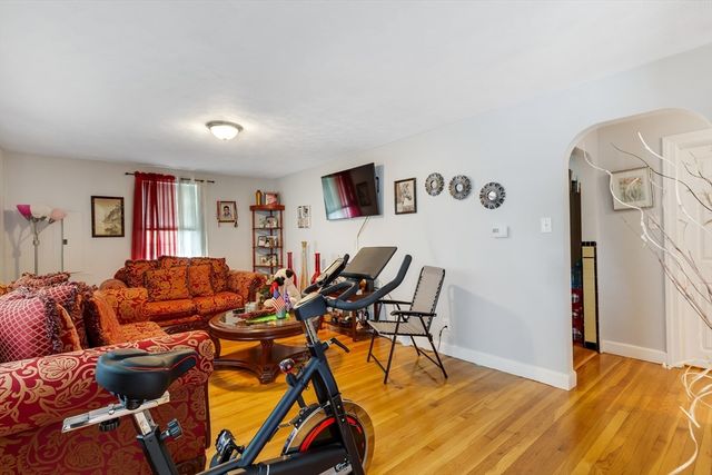 41 S Irving St, Revere, MA 02151