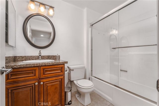 5520 Owensmouth 108, Woodland Hills, CA 91367