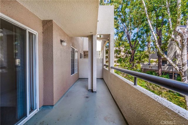 5520 Owensmouth 108, Woodland Hills, CA 91367