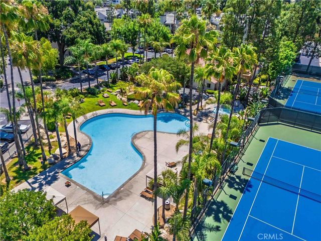 5520 Owensmouth 108, Woodland Hills, CA 91367