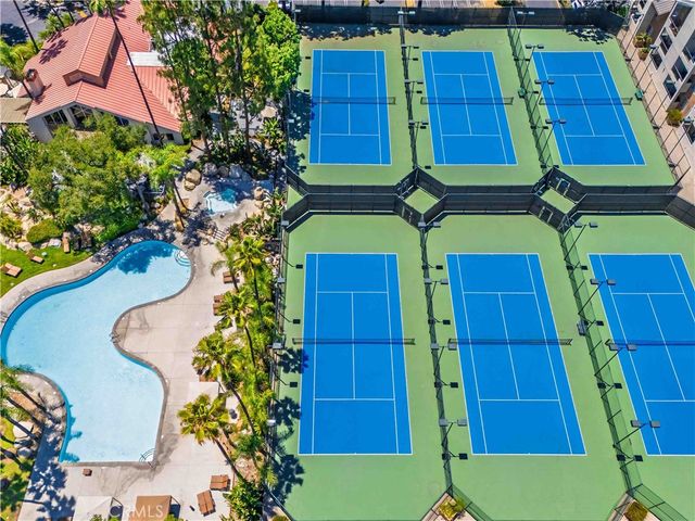5520 Owensmouth 108, Woodland Hills, CA 91367