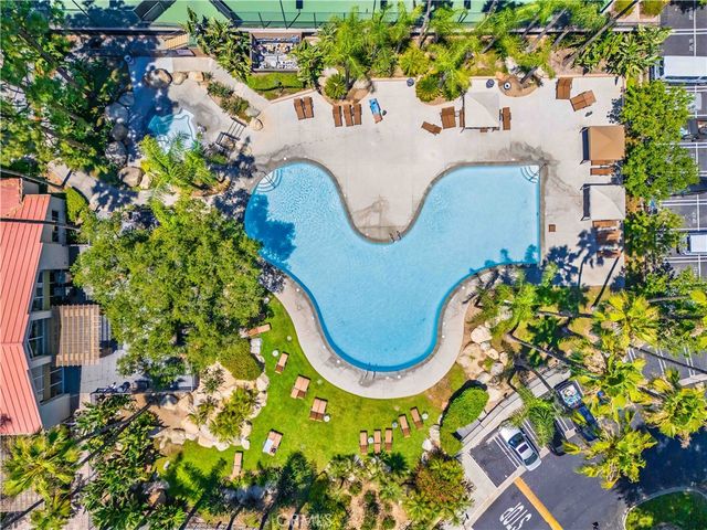 5520 Owensmouth 108, Woodland Hills, CA 91367