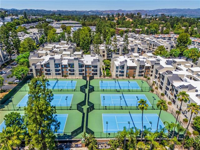5520 Owensmouth 108, Woodland Hills, CA 91367