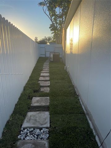 841 N 69th Ave, Hollywood, FL 33024