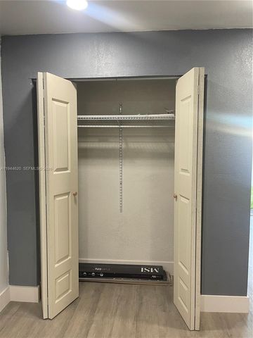 841 N 69th Ave, Hollywood, FL 33024