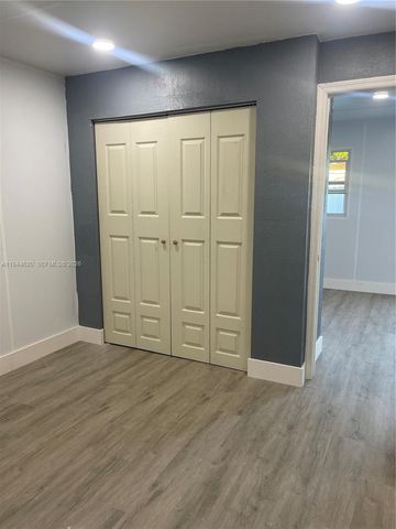 841 N 69th Ave, Hollywood, FL 33024