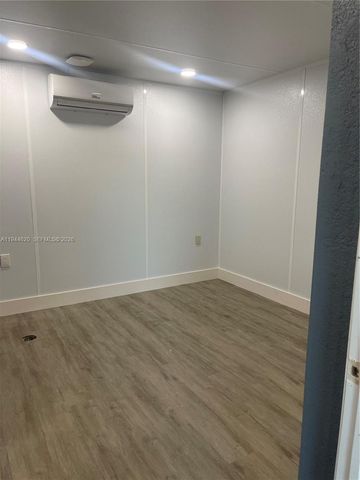 841 N 69th Ave, Hollywood, FL 33024