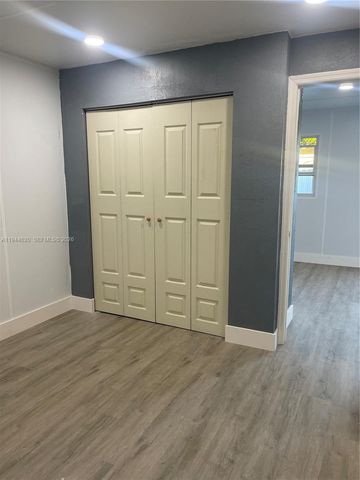 841 N 69th Ave, Hollywood, FL 33024