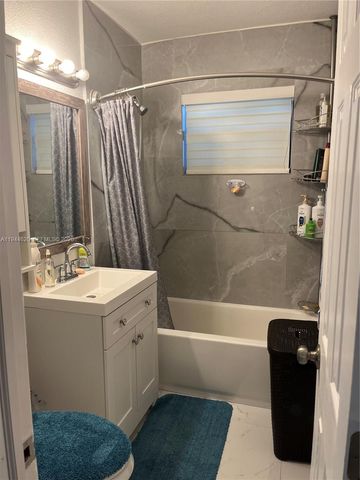 841 N 69th Ave, Hollywood, FL 33024