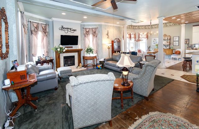 1302 SE First Street, Evansville, IN 47713