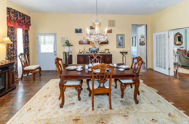 1302 SE First Street, Evansville, IN 47713