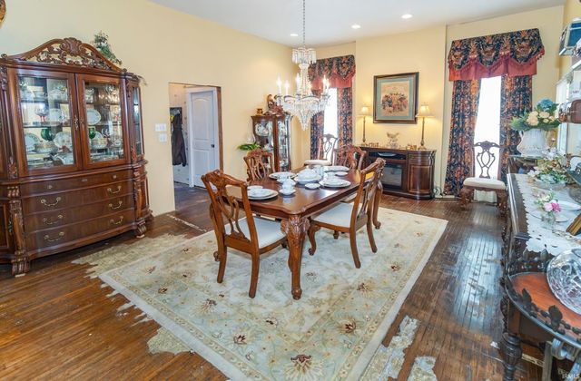1302 SE First Street, Evansville, IN 47713
