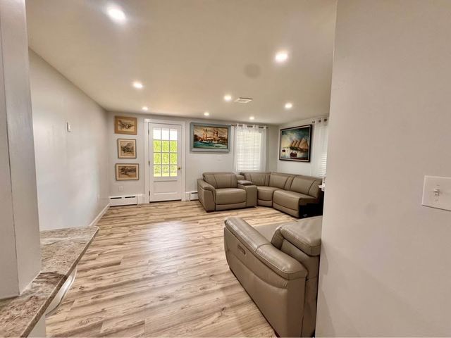 255 Purgatory Road, Middletown, RI 02842