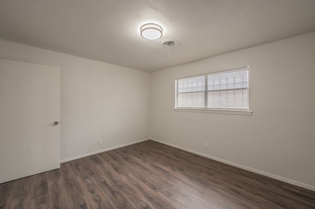 2021 Glenhaven, Haltom City, TX 76117