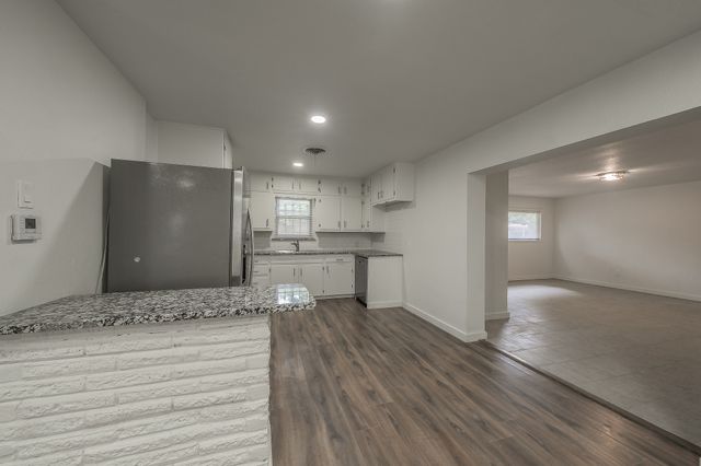 2021 Glenhaven, Haltom City, TX 76117