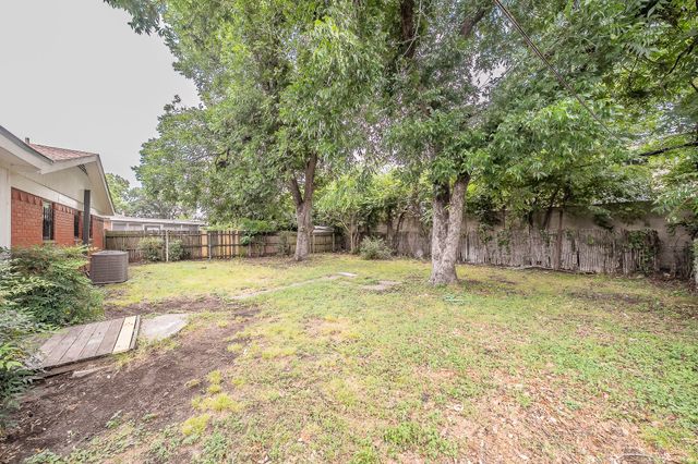 2021 Glenhaven, Haltom City, TX 76117