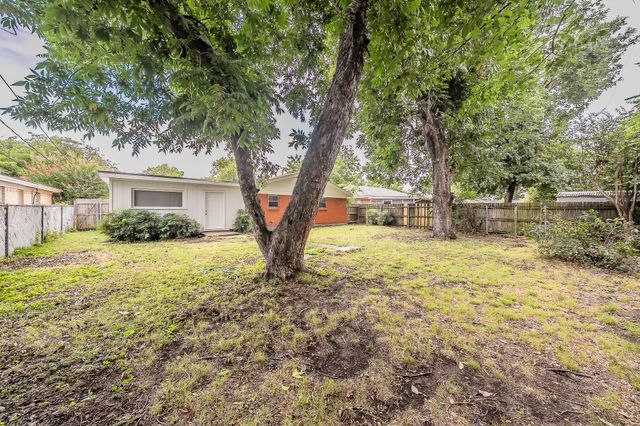 2021 Glenhaven, Haltom City, TX 76117