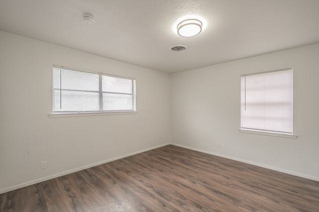 2021 Glenhaven, Haltom City, TX 76117