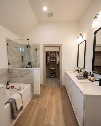 241 SE 19 Th St, Hempstead, TX 77445